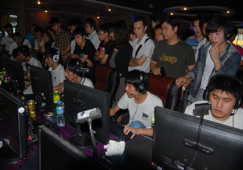 王者归来，s1mple荣膺本届DH春季大师赛MVP