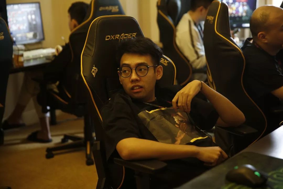 Light更博：接下来的每一场我们都会竭尽全力！世界赛见