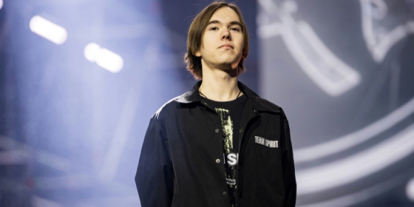 全神队开局糟糕！ TheShy 迷迷糊糊， Doinb 打败了 rookie ， Ninjas in Pyjamas 3-1iG